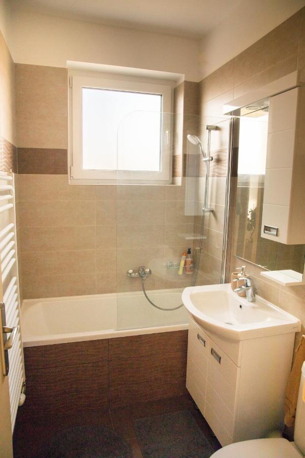 Firpo Apartman Eger Luaran gambar