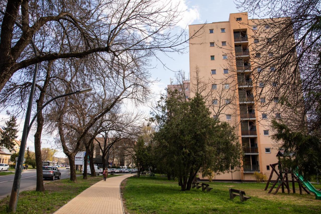 Firpo Apartman Eger Luaran gambar
